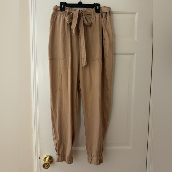 Abercrombie Cargo Khaki Pants - Picture 2 of 4
